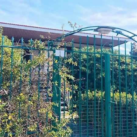 Charming In Dilesi With Private Garden 60 M² *