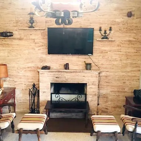 Charming In Dilesi With Private Garden 60 M²